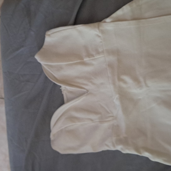 White vacation dress - Picture 2 of 2